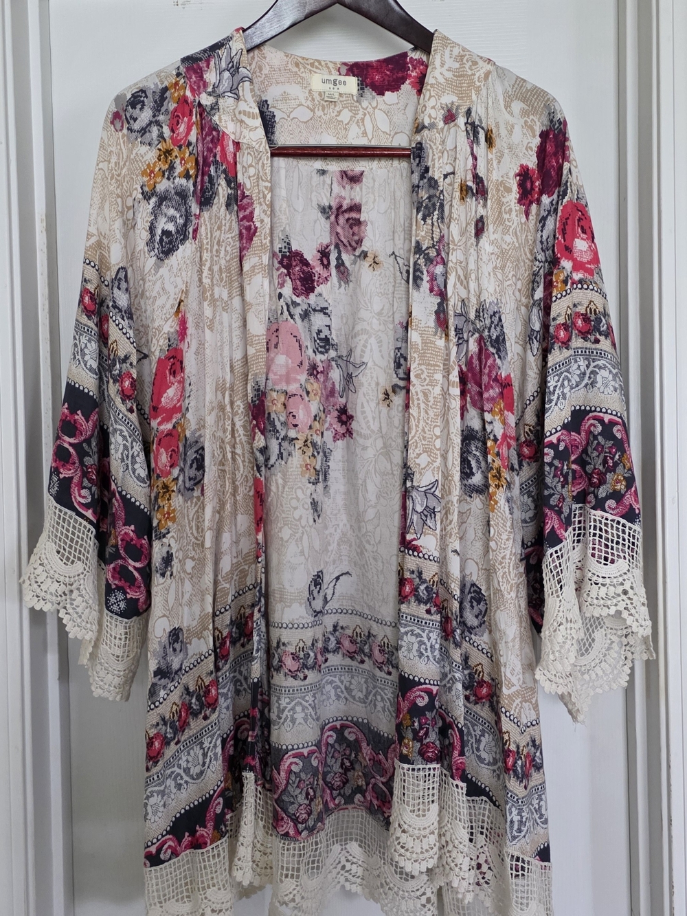 Umgee Floral Lace Trim Kimono - Cream & Pink